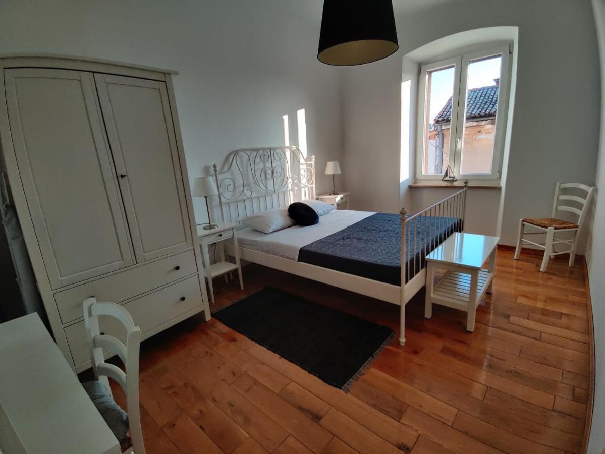Sea View Flat In Central Pula Extérieur photo